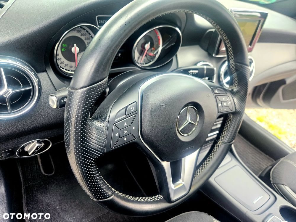 Mercedes-Benz GLA - 28