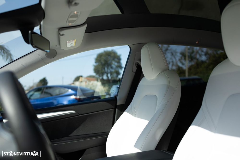 Tesla Model Y Long Range Dual Motor AWD - 8