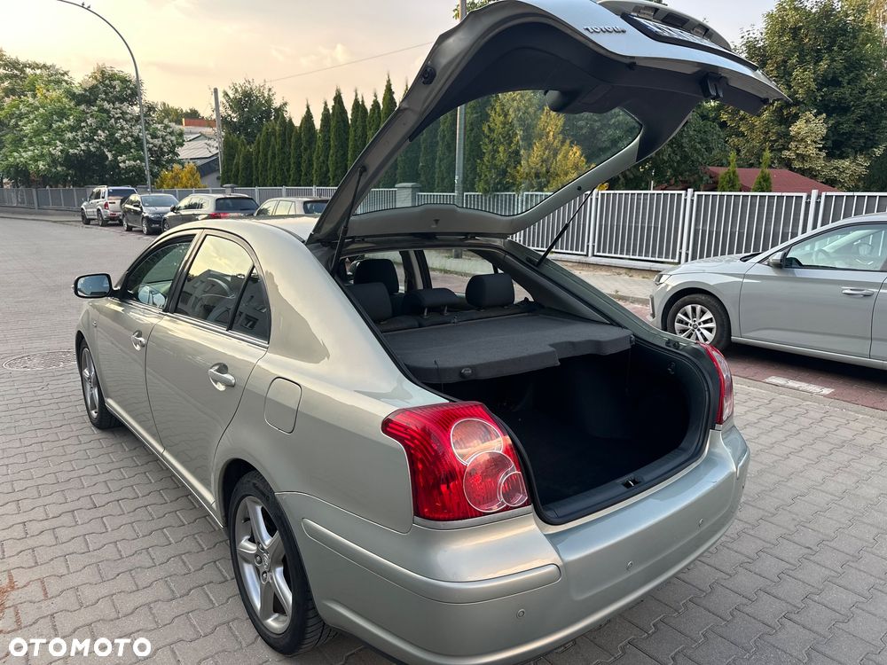 Toyota Avensis 2.2 D-4D Prestige - 18