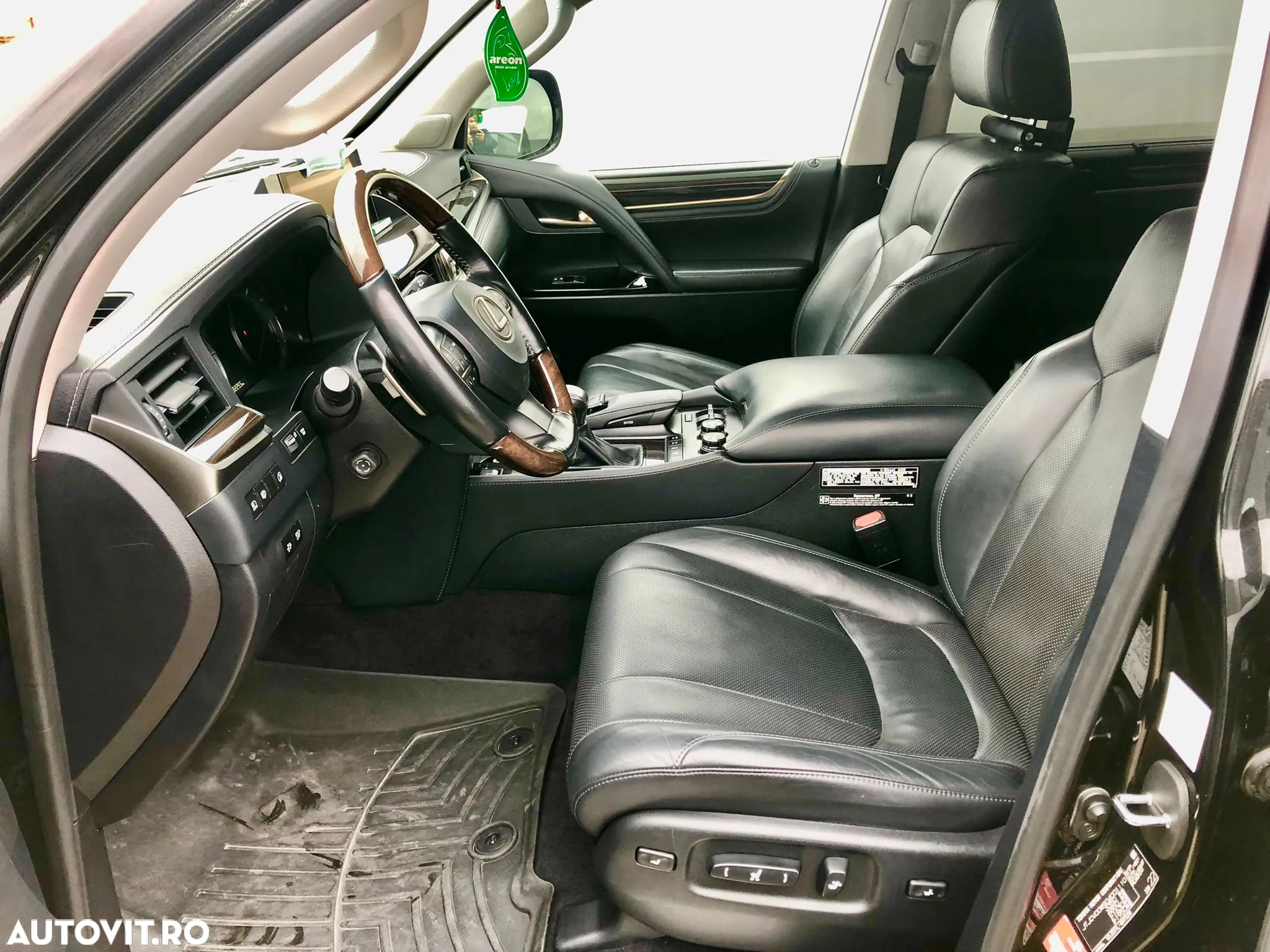 Lexus Seria LX - 5