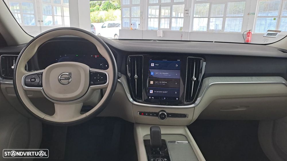 Volvo V60 2.0 B4 Momentum Plus Geartronic - 2