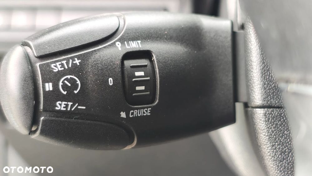 Peugeot 2008 1.6 BlueHDi Allure S&S - 35