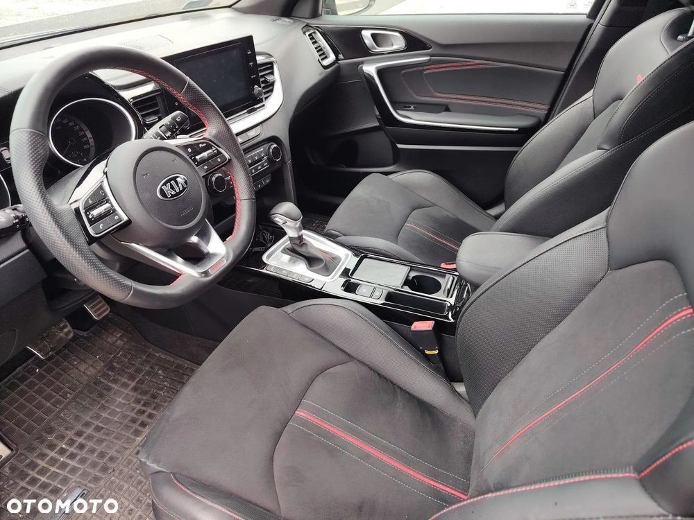Kia ProCeed 1.6 T-GDI GT DCT - 11