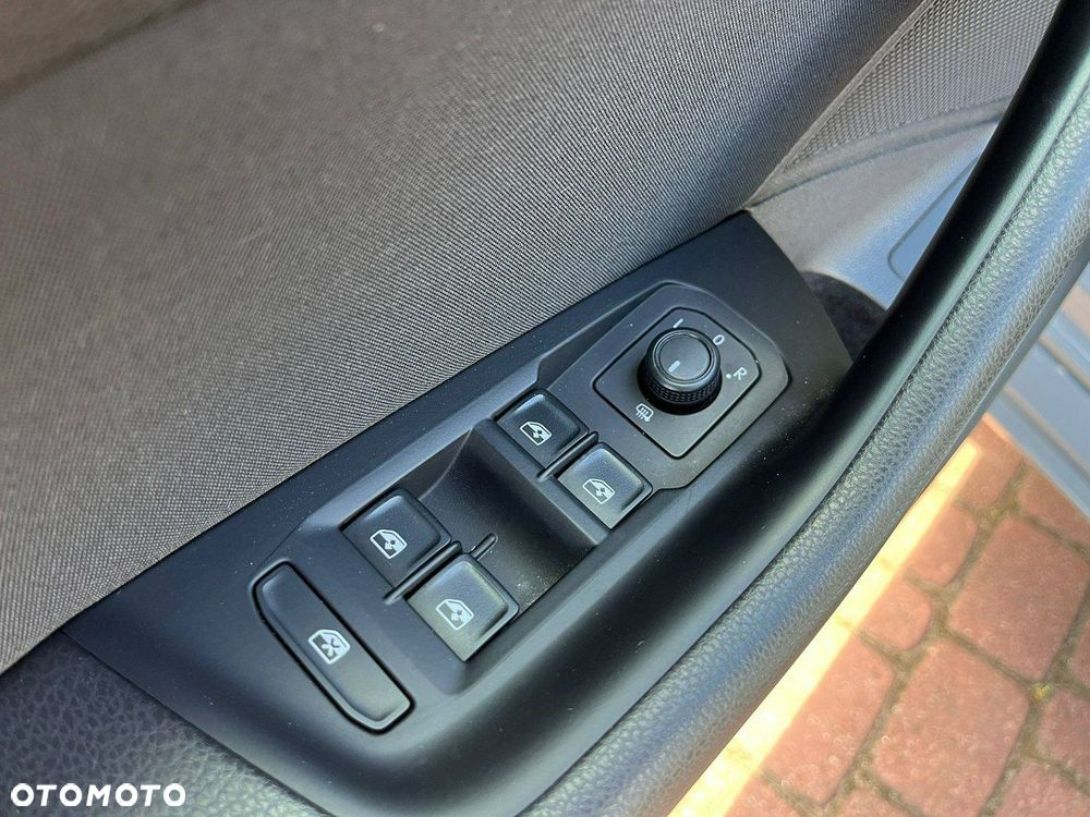 Volkswagen Passat 2.0 TSI Business DSG - 35