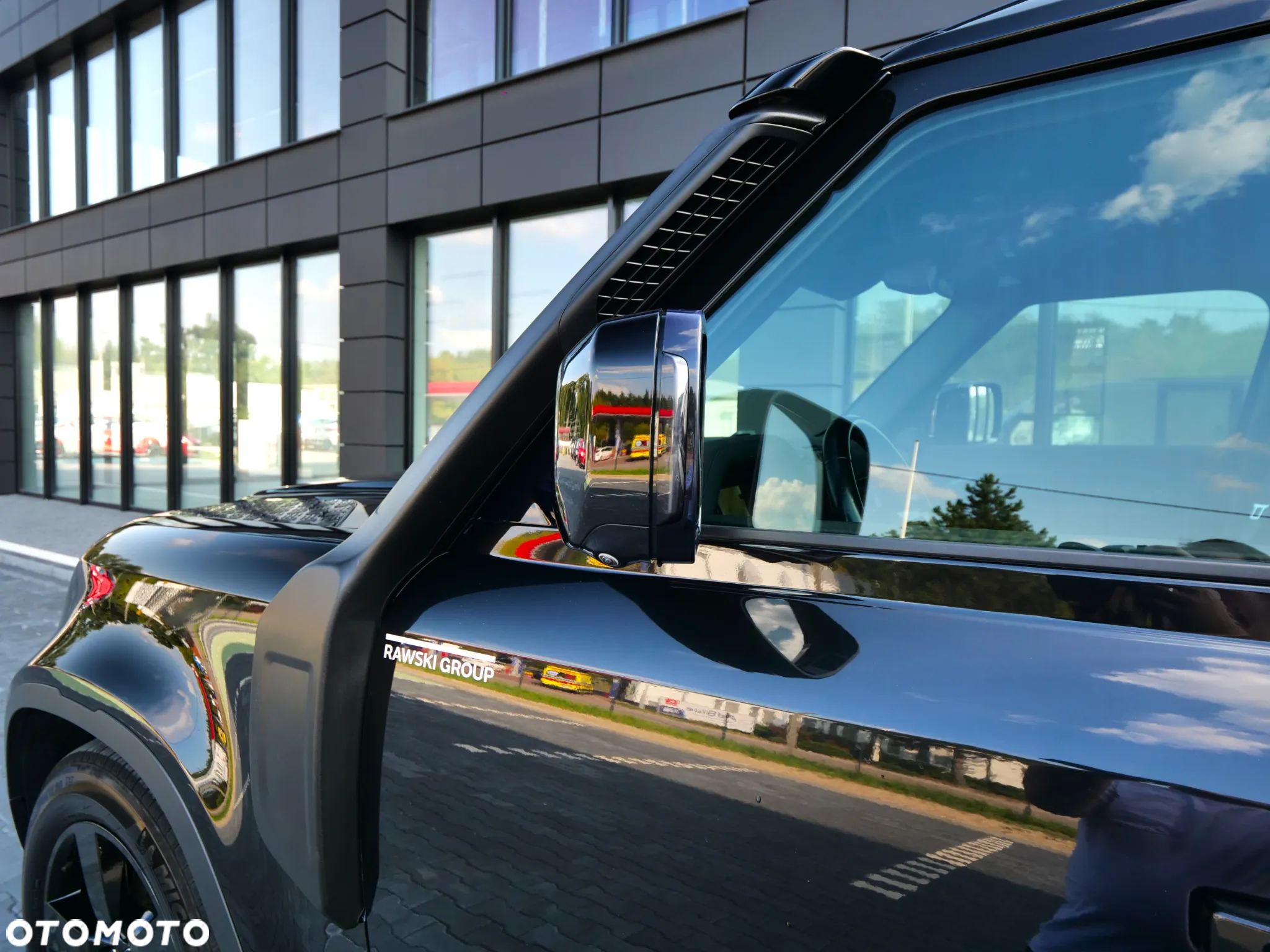 Land Rover Defender - 10
