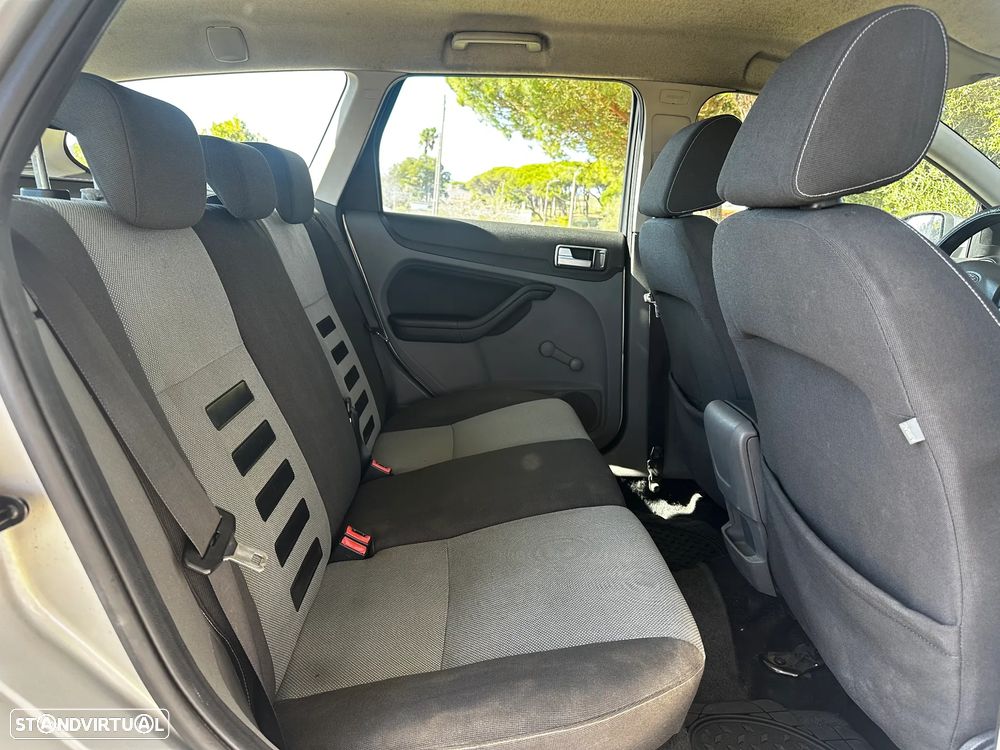 Ford Focus SW 1.6 TDCi Connec. - 18