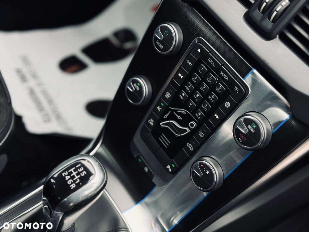 Volvo V40 D2 Momentum - 25