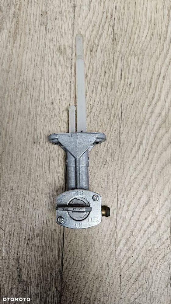 Kranik paliwa Yamaha DT 50 80 125 / XT 350 600 / TW 200 - 8