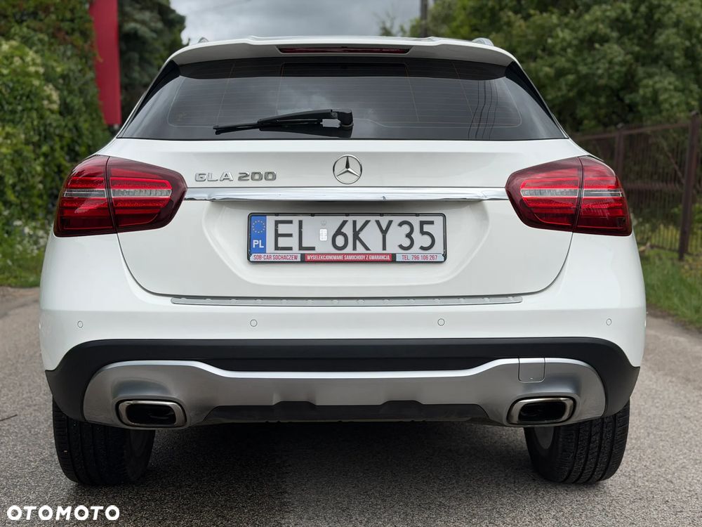 Mercedes-Benz GLA 200 7G-DCT Urban - 5