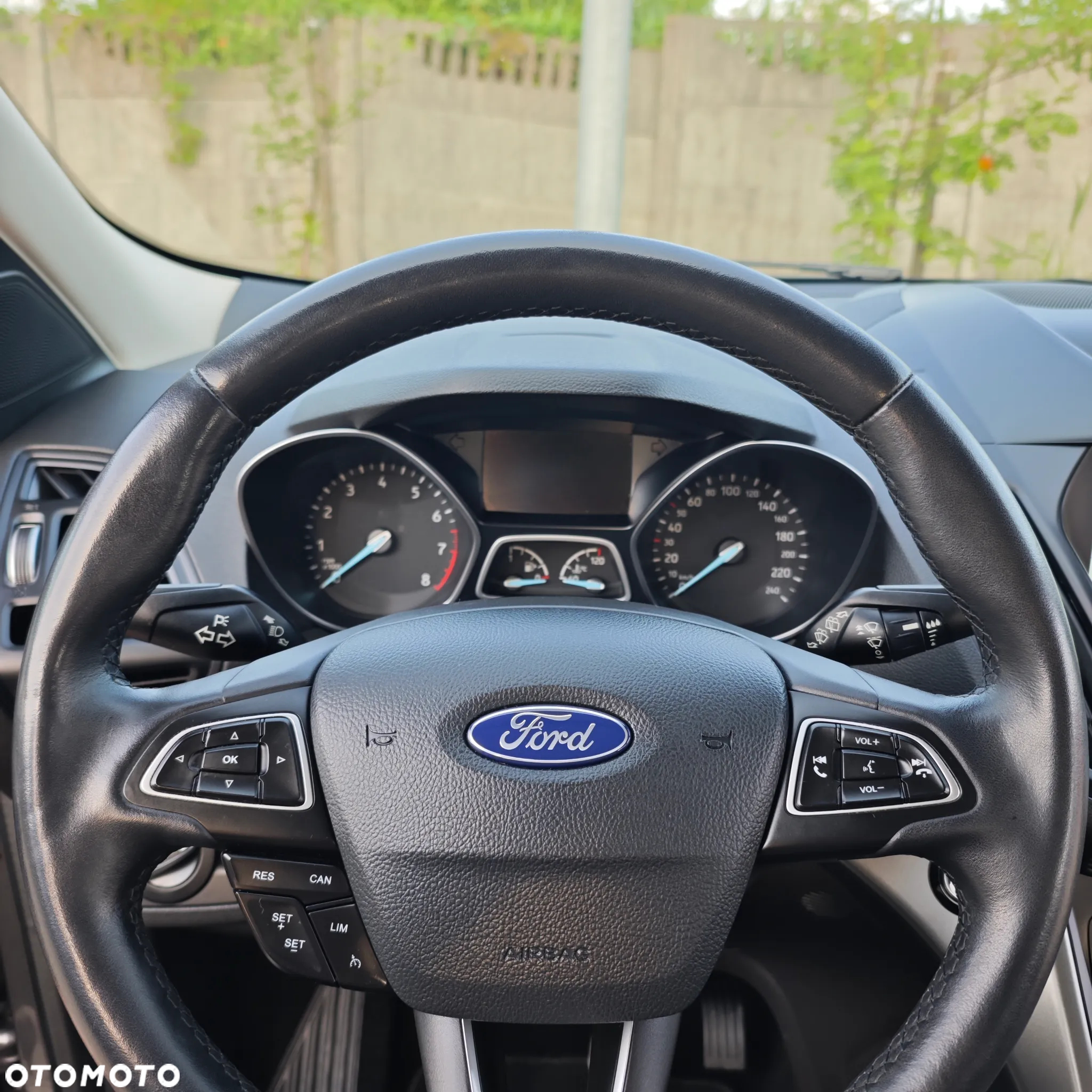 Ford Kuga 1.5 EcoBoost 2x4 Cool & Connect - 11