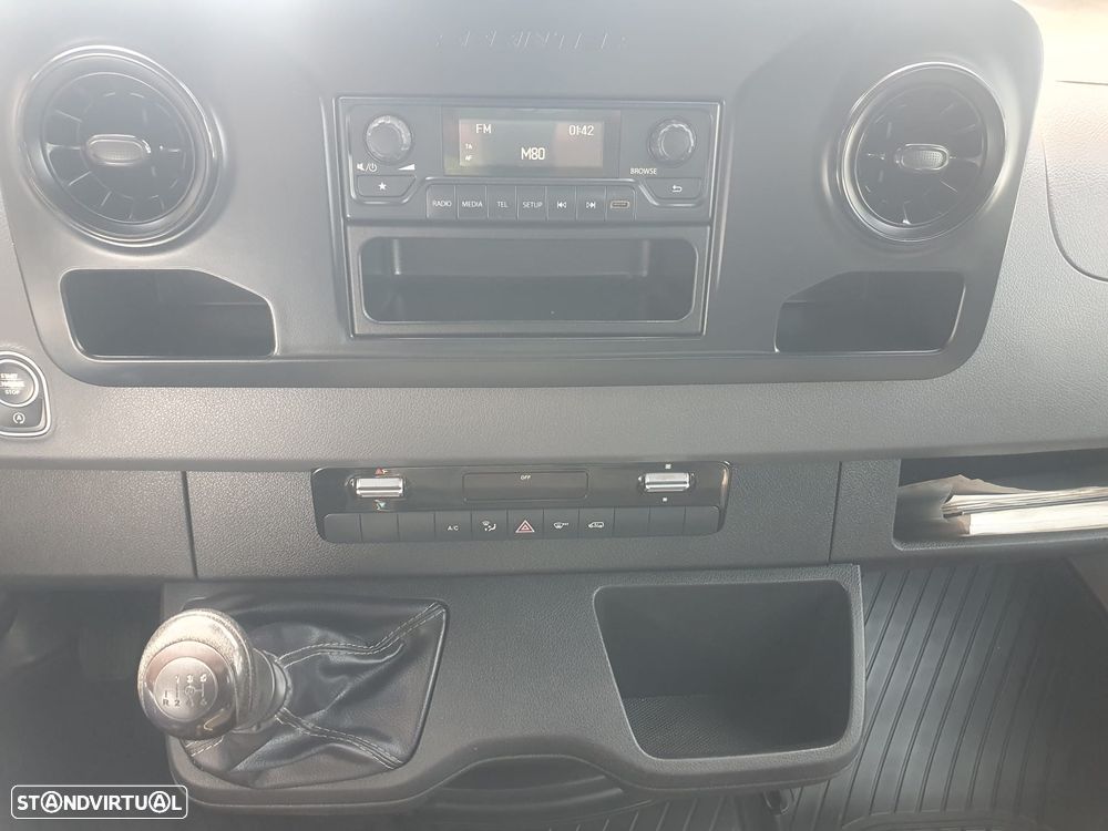 Mercedes-Benz Sprinter 514CDI - 7 LUG - Rod Duplo - 9