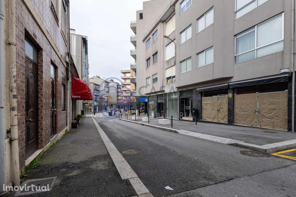 Apartamento T3 nas Antas – Rua Barros Lima | Centro do Porto - Grande imagem: 2/25