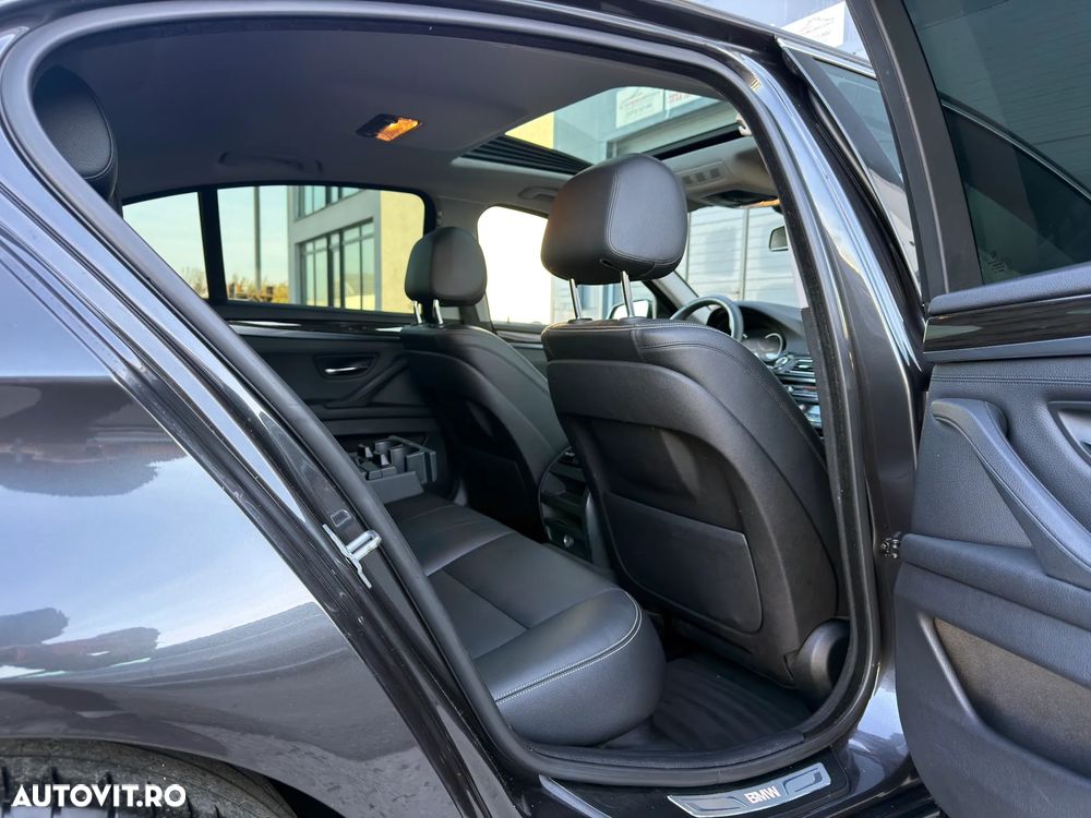 2014 BMW Seria 5 520d Sport-Aut., photograph 11