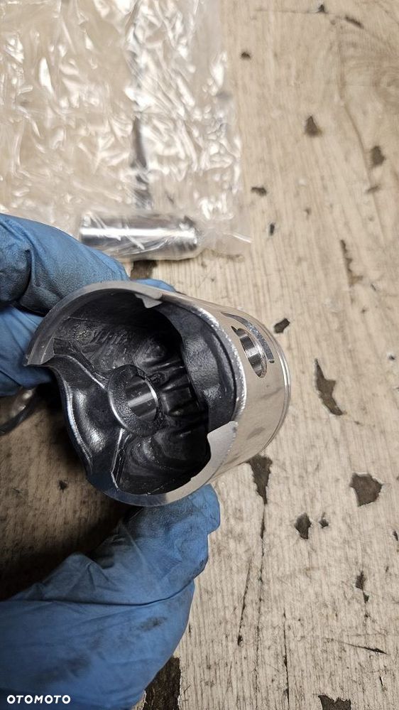 Tłok pierścień sworzeń Derbi Senda Airsal 06083448 - 6