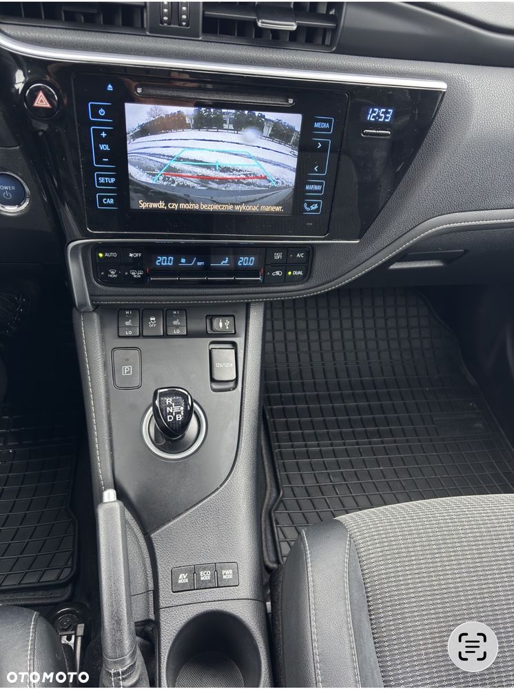 Toyota Auris - 11