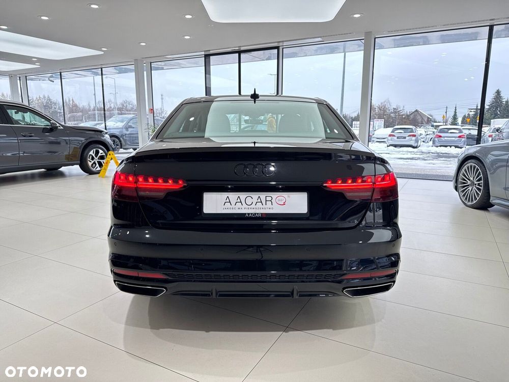 Audi A4 Limousine - 4