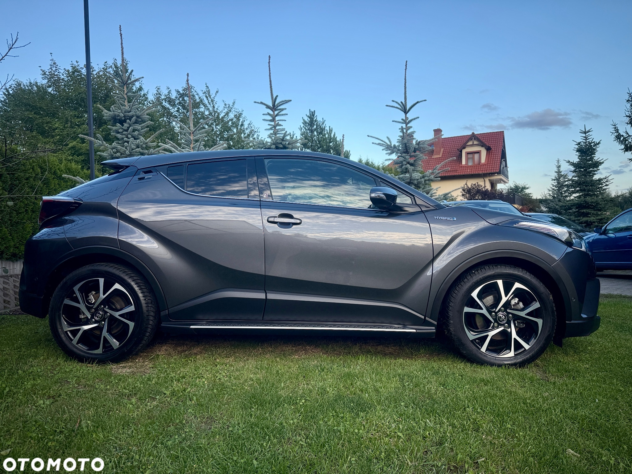Toyota C-HR Hybrid Style Selection - 2