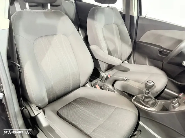 Chevrolet Aveo 1.2 LS - 31
