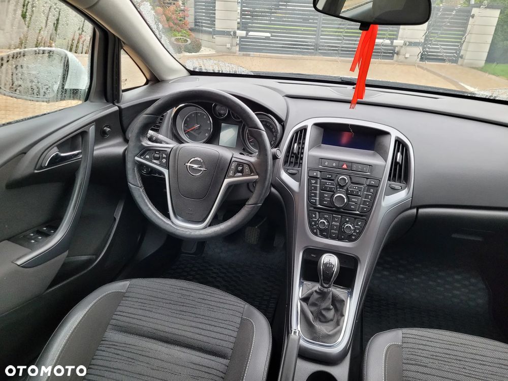Opel Astra IV 1.4 T Business EU6 - 19