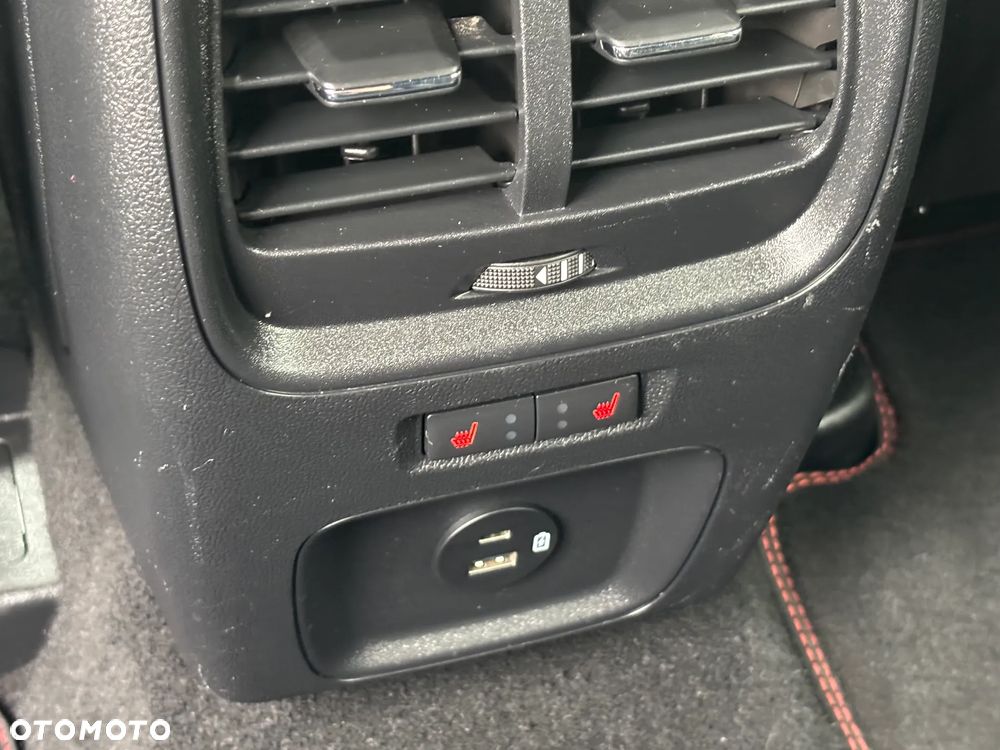 Ford Kuga 2.5 Duratec PHEV ST-LINE X - 29