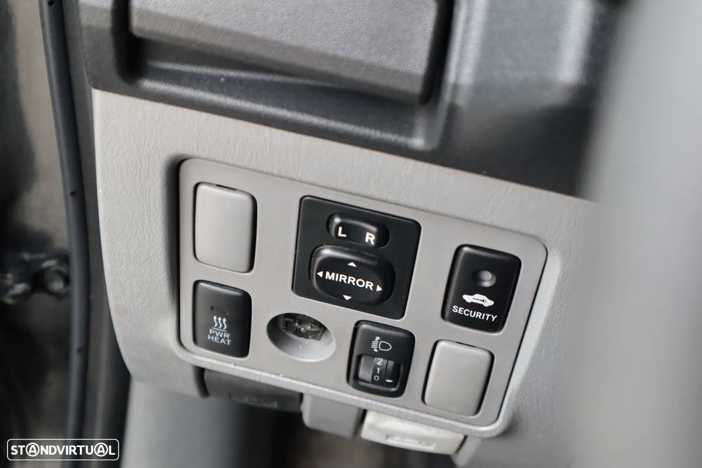 Toyota Hilux 2.5 D-4D CD AC - 18