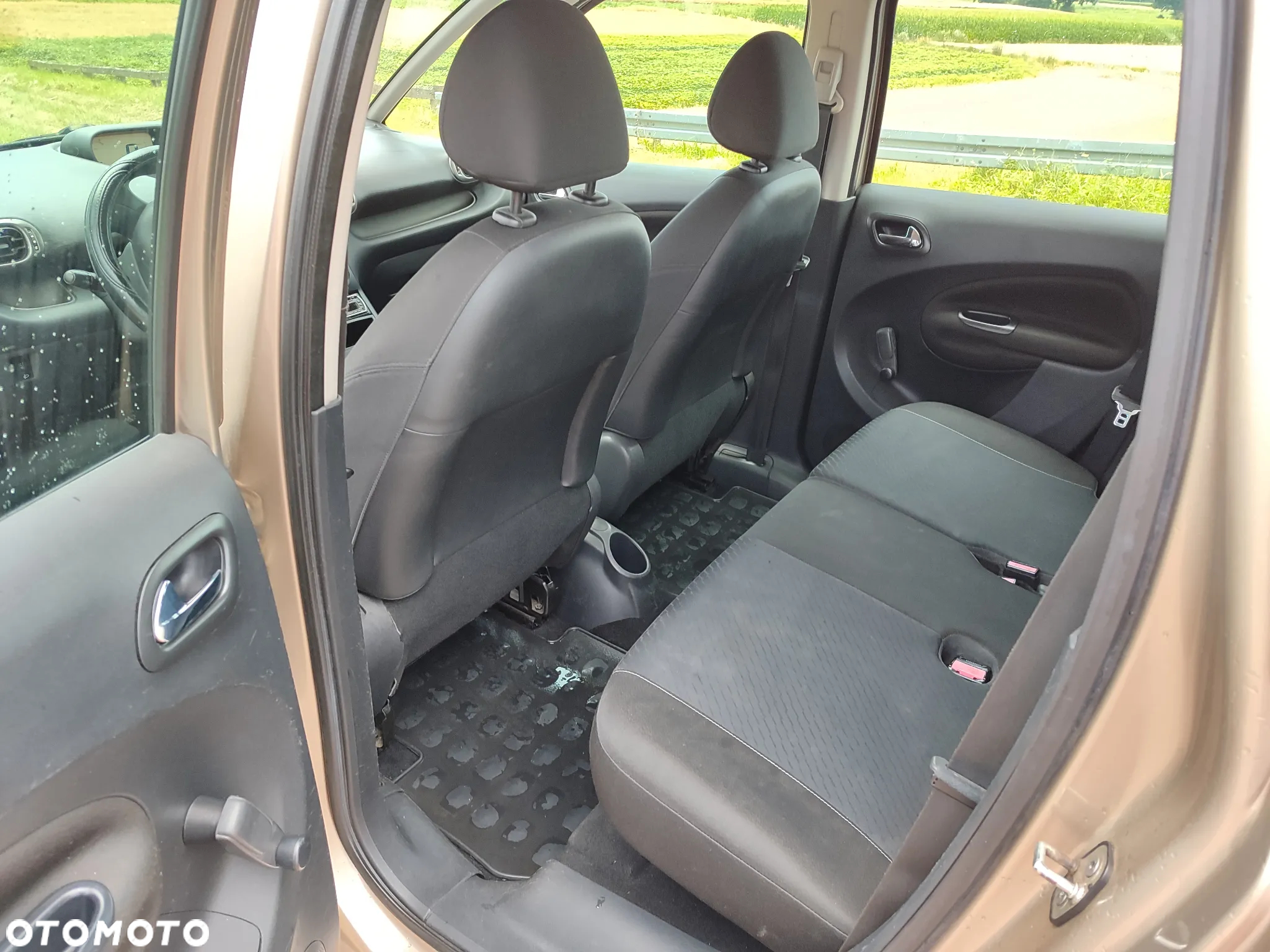 Citroën C3 Picasso 1.4i Attraction - 11