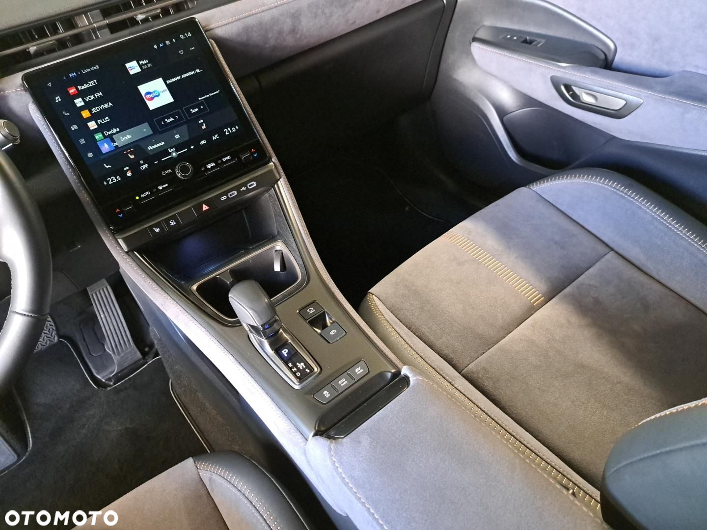 Lexus LBX 1.5 Hybrid Cool - 25