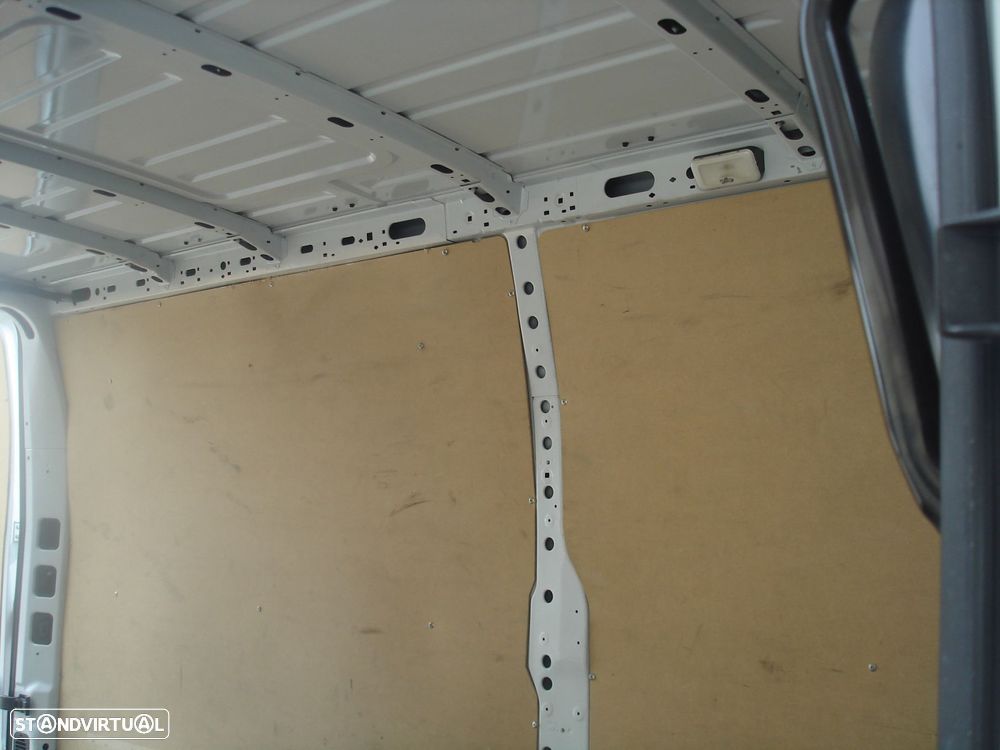 Renault Master 2300-150 CV - 21