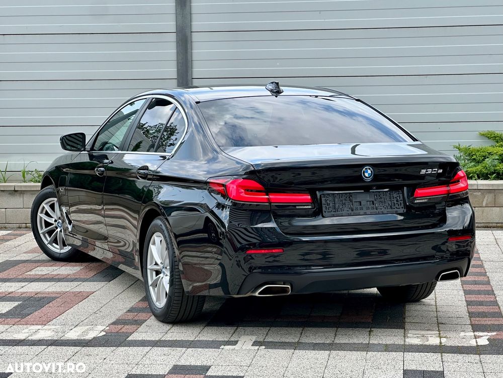 BMW Seria 5 530e Aut. Luxury Line - 24