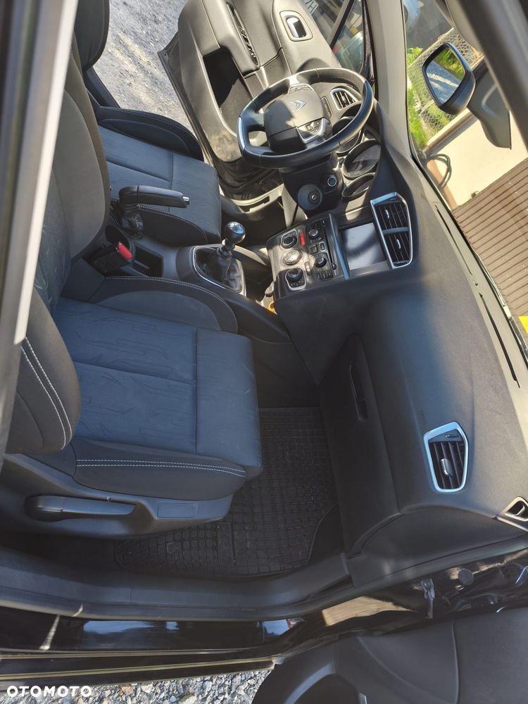 Citroën C4 1.6 HDi Exclusive - 6