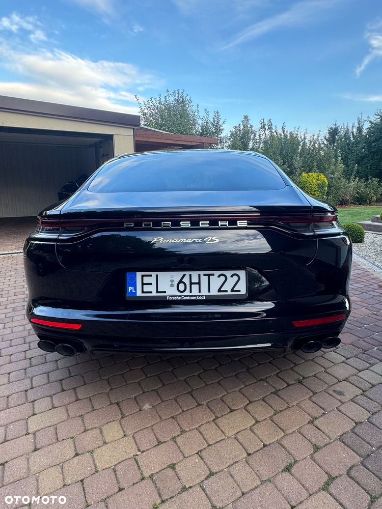 Porsche Panamera - 4