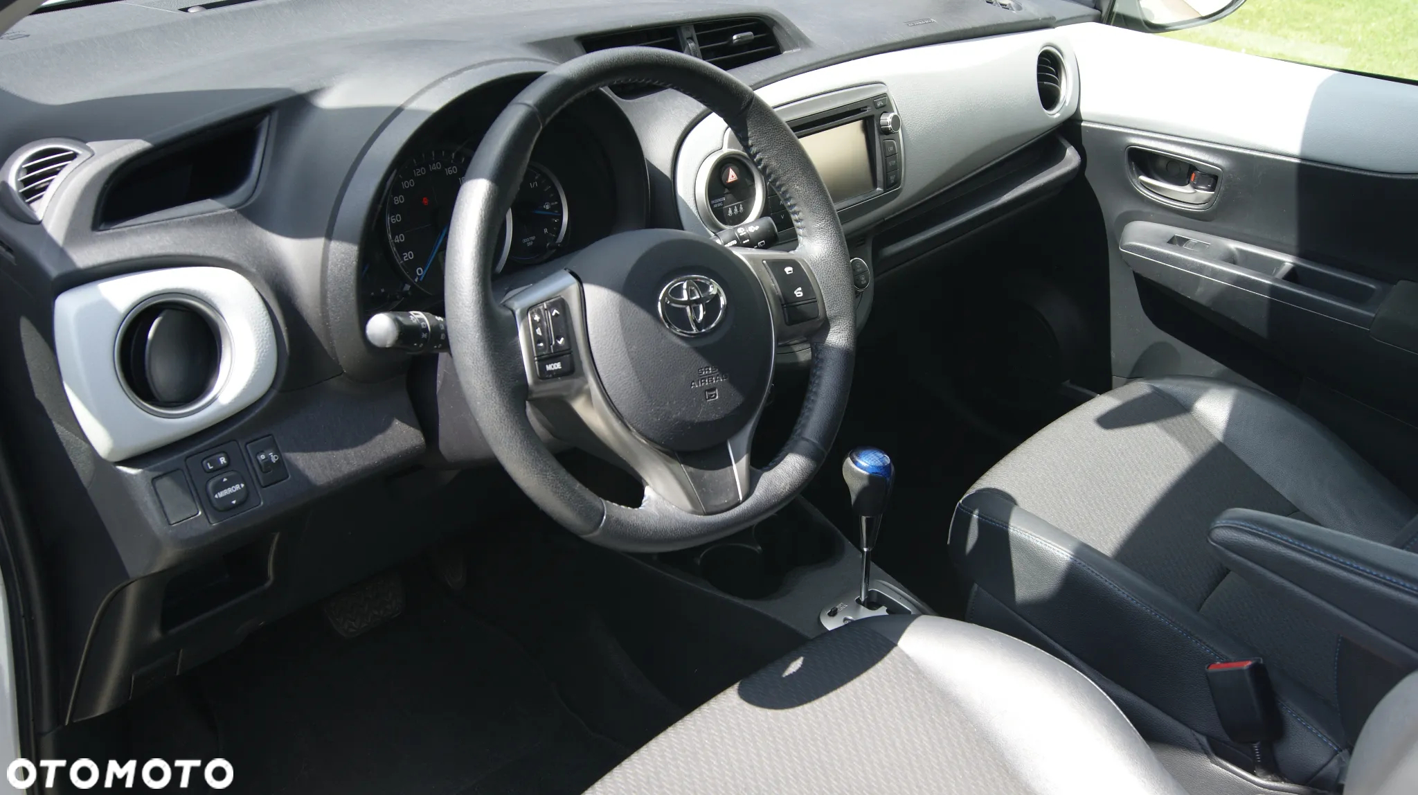 Toyota Yaris Hybrid 100 Dynamic - 15