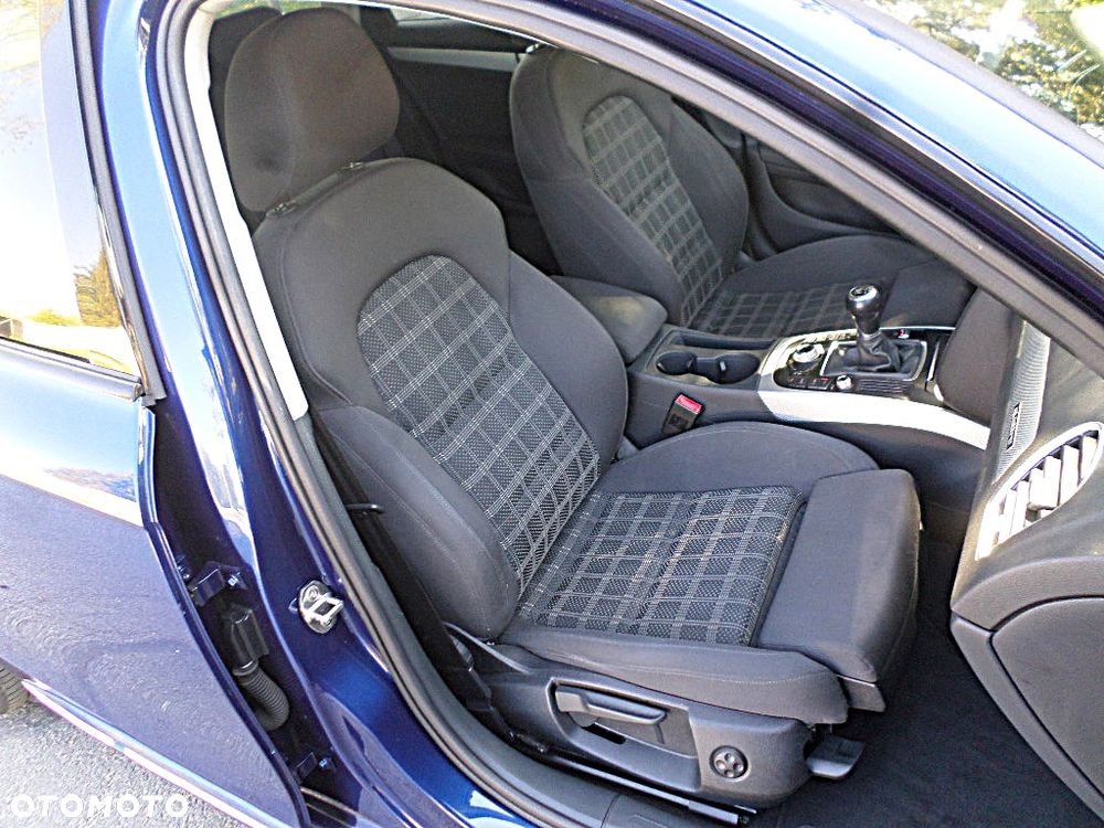 Audi A4 Avant 2.0 TDI DPF clean diesel quattro S line Sportpaket - 11