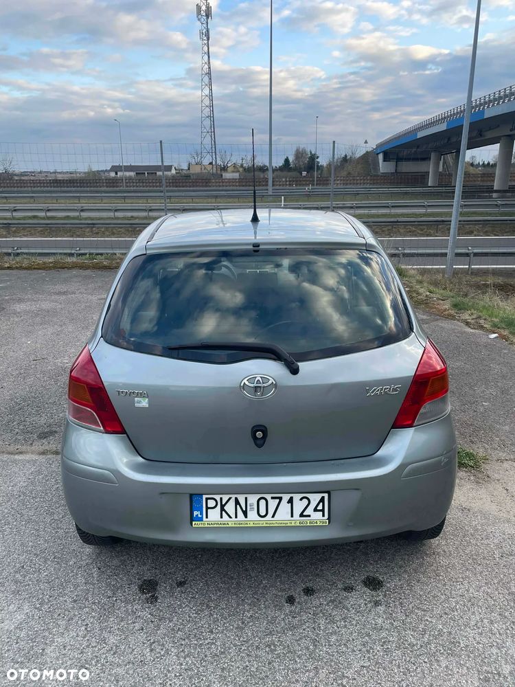 Toyota Yaris 1.0 Terra - 3