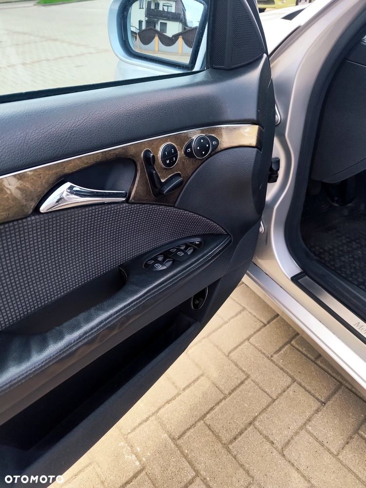 Mercedes-Benz Klasa E 220 CDI Avantgarde - 12