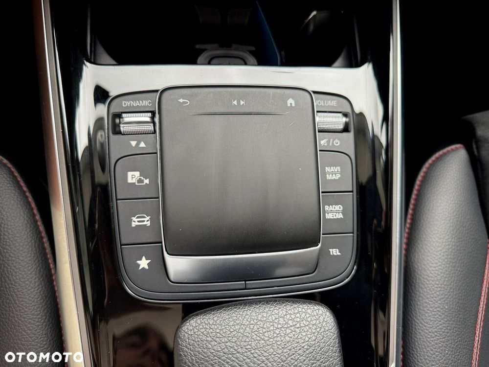 Mercedes-Benz GLB - 31