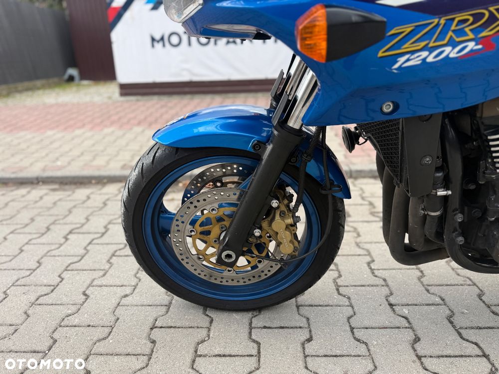 Kawasaki ZRX - 16