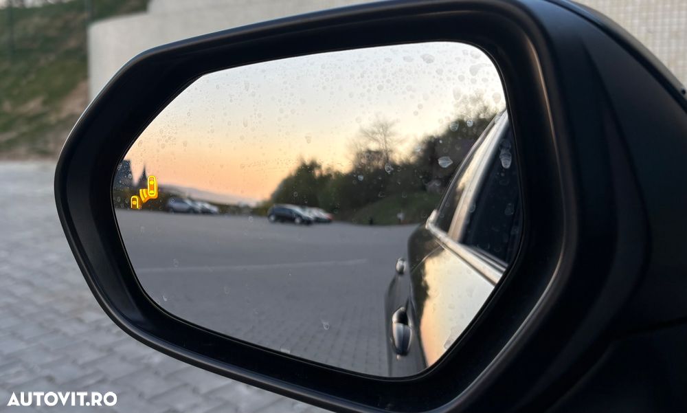 Toyota Corolla 1.8 Hybrid Team Deutschland - 7