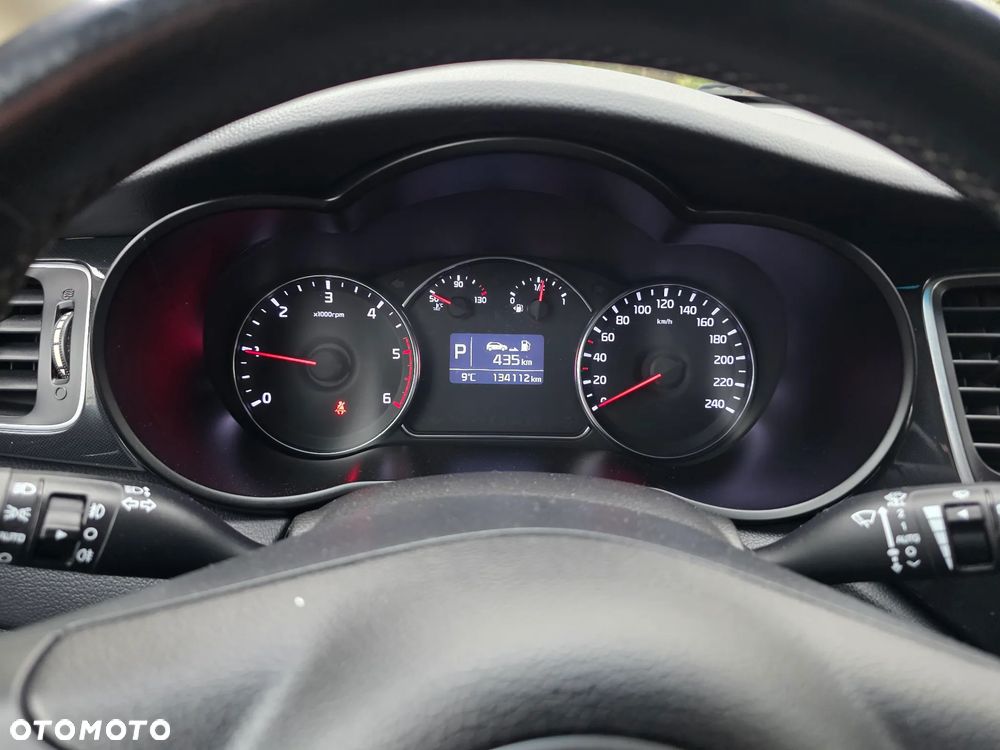 Kia Carens - 16