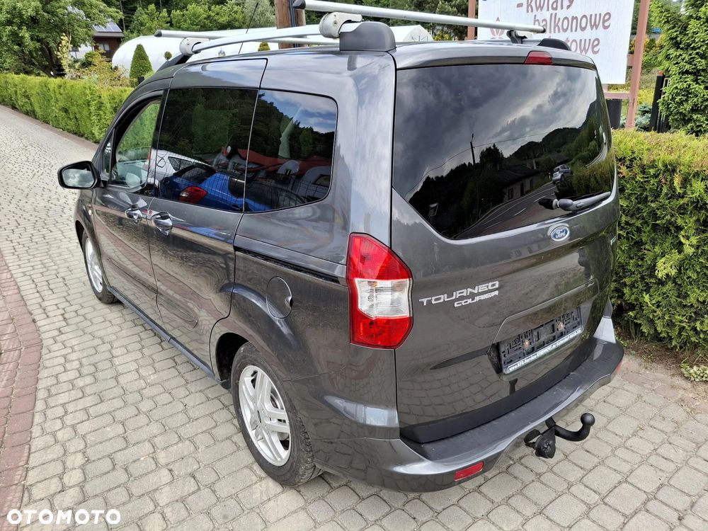 Ford Tourneo Courier 1.0 EcoBoost S&S Titanium - 8