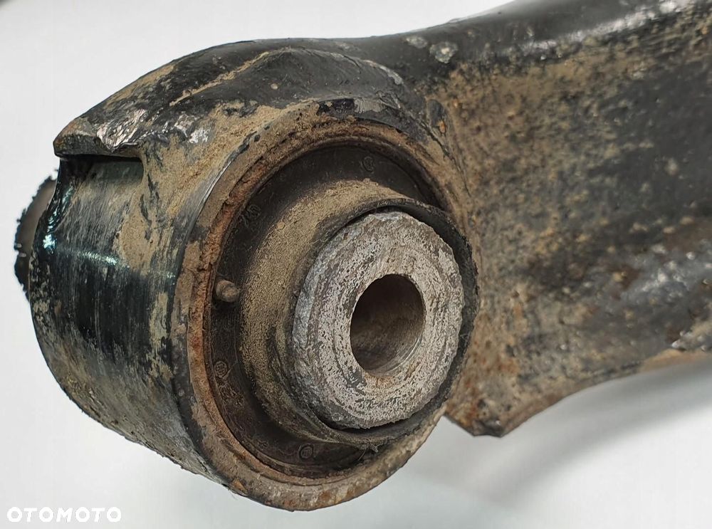 WAHACZ LEWY TYŁ VW PASSAT B5 W8 4B0505311 - 2