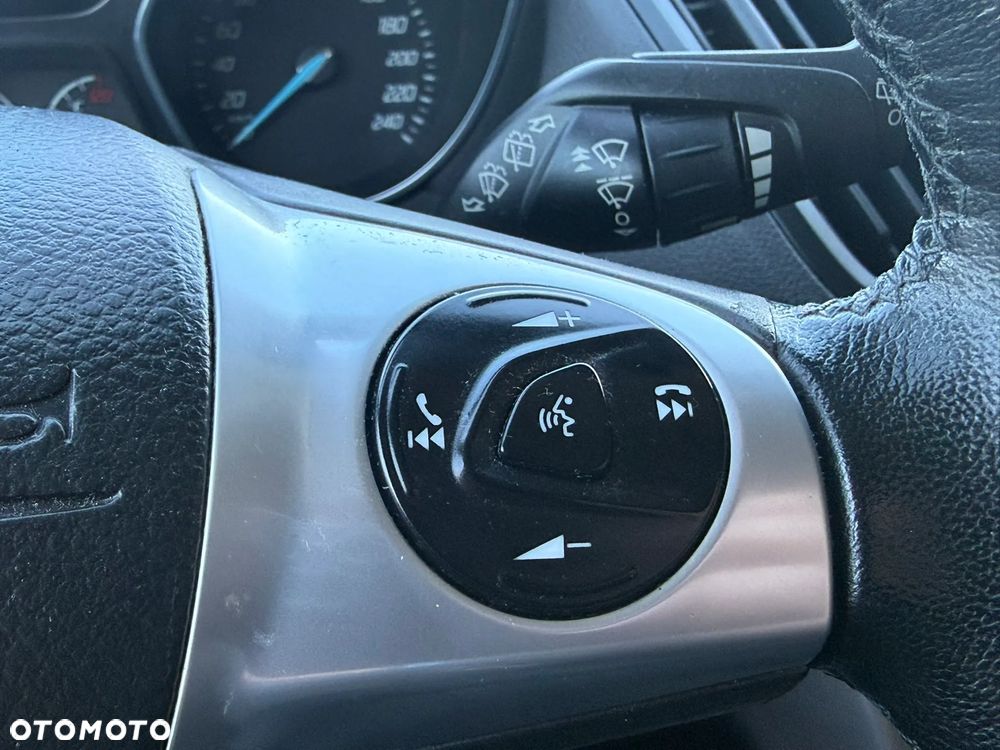 Ford Kuga 2.0 TDCi 2x4 SYNC - 24