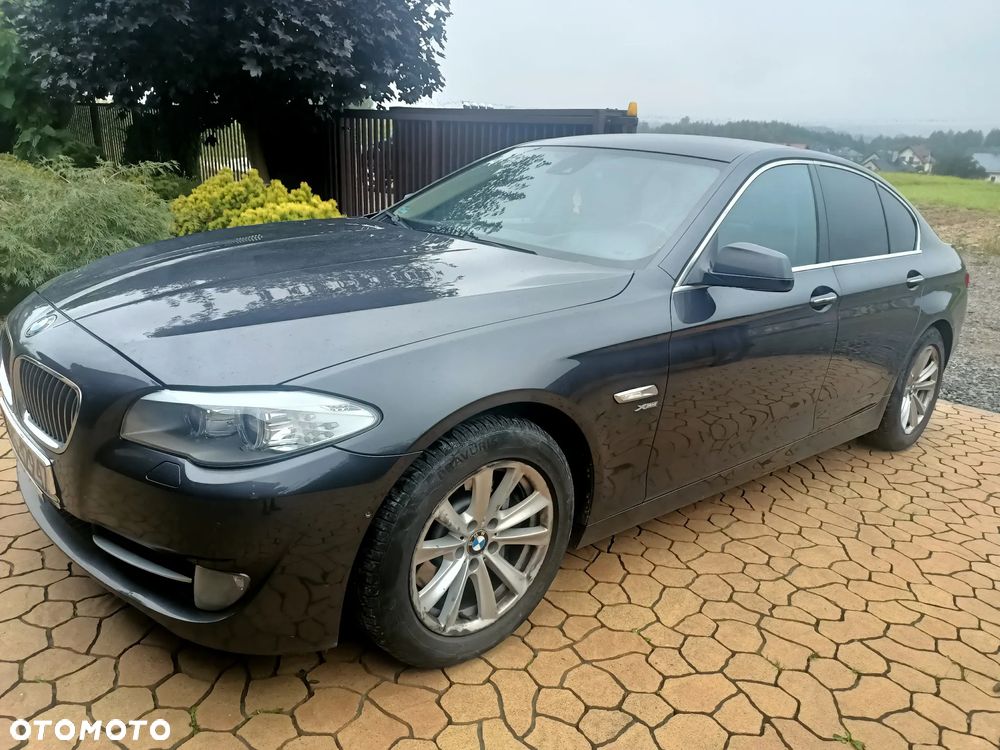 BMW Seria 5 525d xDrive - 12