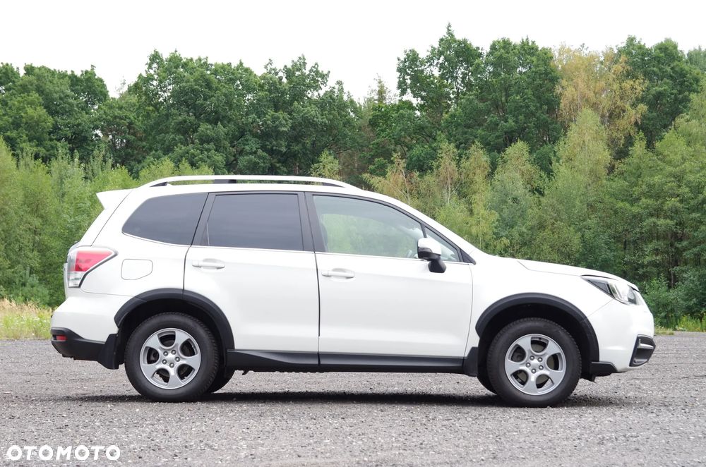 Subaru Forester 2.0 i Exclusive Lineartronic - 14
