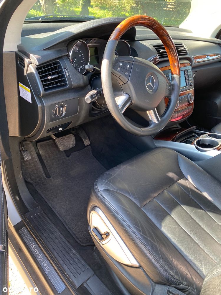 Mercedes-Benz Klasa R 350 4-Matic - 14