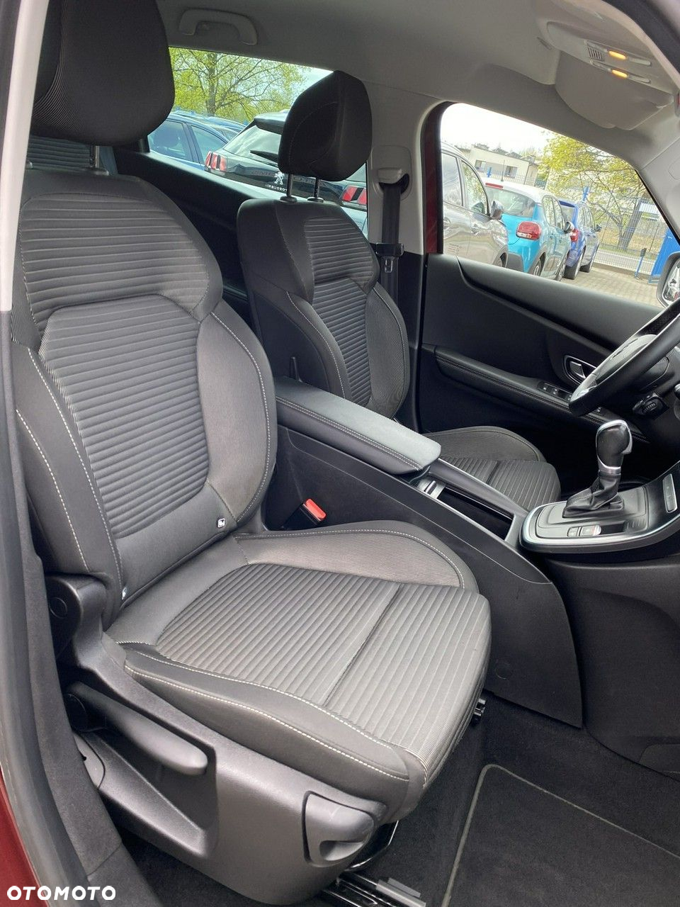 Renault Grand Scenic - 12
