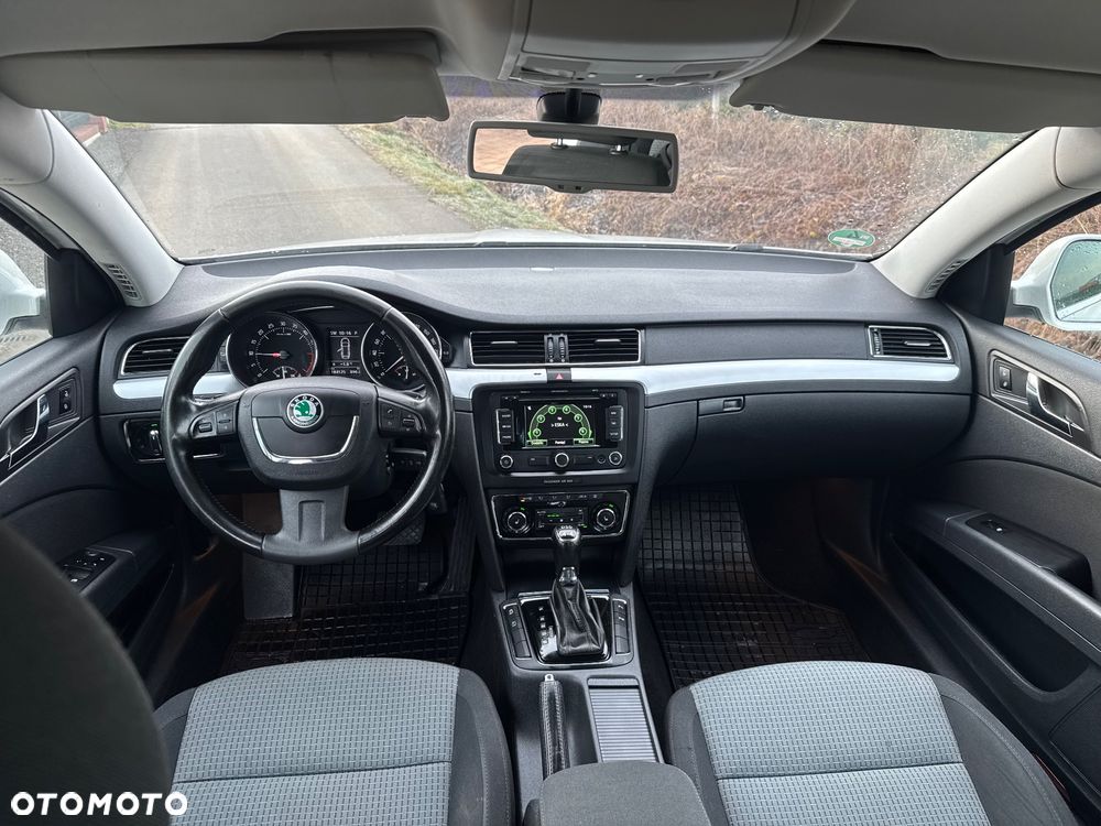 Skoda Superb 2.0 TDI 4x4 DSG Ambition - 27