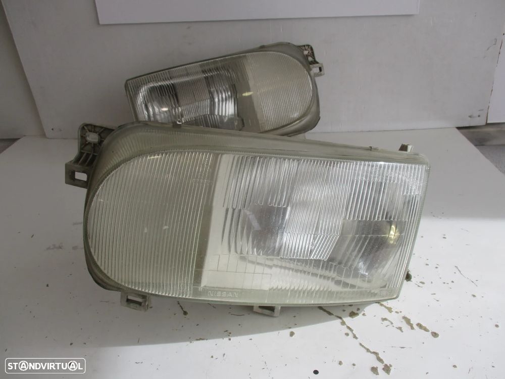 Farol optica Nissan Vanette 1999 - 2