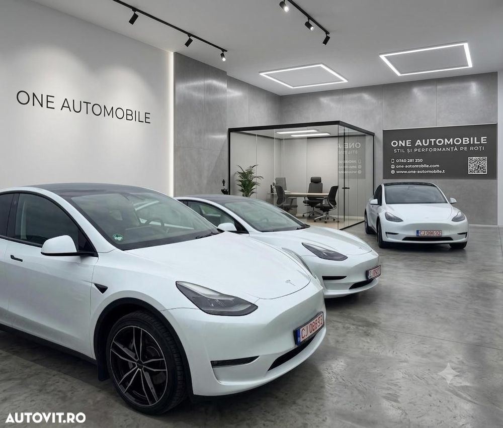 Tesla Model Y Long Range Dual Motor AWD - 3