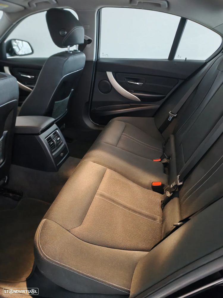 BMW 330 e iPerformance Advantage - 21